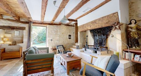Maison de caractère rénovée avec piscine et vue dégagée entre Sarlat et  Souillac