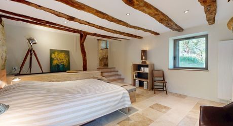Maison de caractère rénovée avec piscine et vue dégagée entre Sarlat et  Souillac