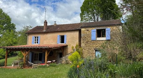 Maison ancienne charmante avec petite dépendance dans un petit hameau