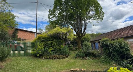Maison ancienne charmante avec petite dépendance dans un petit hameau