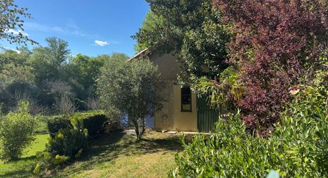 Maison ancienne charmante avec petite dépendance dans un petit hameau