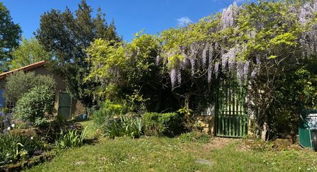 Maison ancienne charmante avec petite dépendance dans un petit hameau