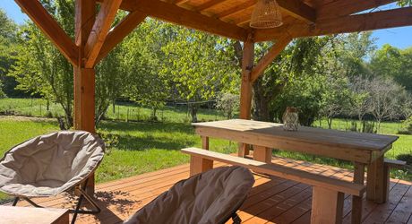 Maison ancienne charmante avec petite dépendance dans un petit hameau