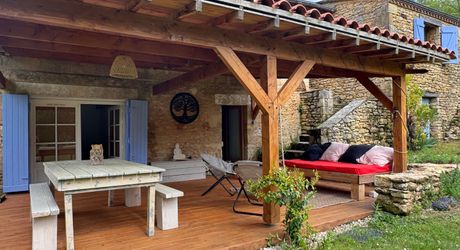 Maison ancienne charmante avec petite dépendance dans un petit hameau