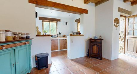 Maison ancienne charmante avec petite dépendance dans un petit hameau