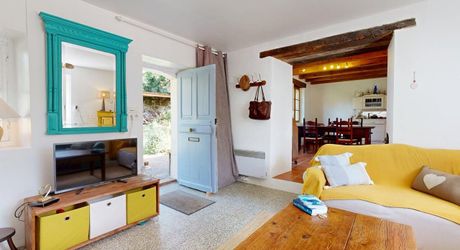 Maison ancienne charmante avec petite dépendance dans un petit hameau