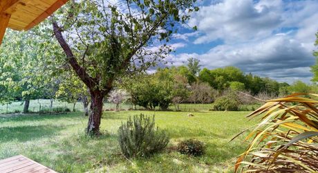 Maison ancienne charmante avec petite dépendance dans un petit hameau