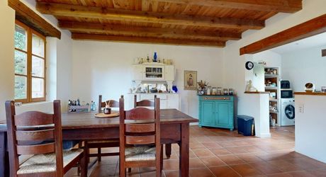 Maison ancienne charmante avec petite dépendance dans un petit hameau