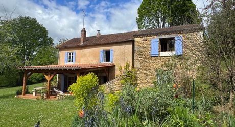 Maison ancienne charmante avec petite dépendance dans un petit hameau