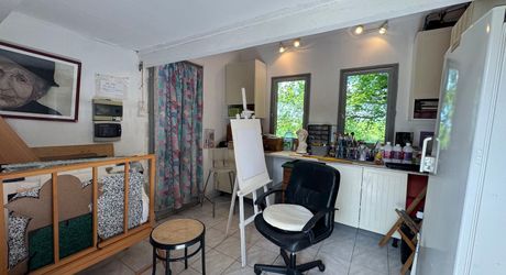 Maison de plain-pied 3 chambres avec dépendances dont un garage pour camping car et piscine en plein cœur du Périgord Noir