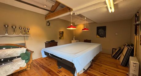 Maison de plain-pied 3 chambres avec dépendances dont un garage pour camping car et piscine en plein cœur du Périgord Noir