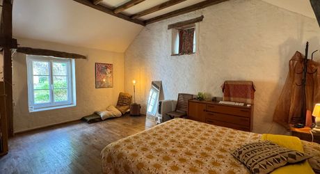Charmante ancienne fermette en pierre restaurée au coeur du Périgord Noir, au calme, proche des commerces