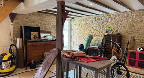 Charmante ancienne fermette en pierre restaurée au coeur du Périgord Noir, au calme, proche des commerces