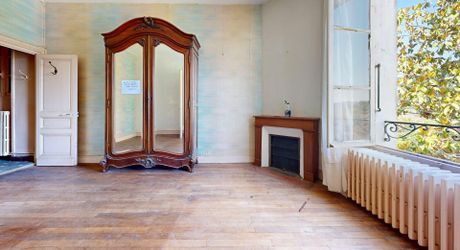 Maison ancienne avec jardin, position dominante