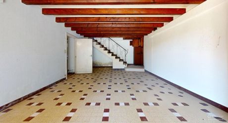 Maison ancienne avec jardin, position dominante