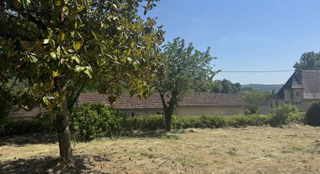 Maison ancienne avec jardin, position dominante