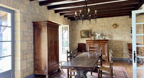 Entre ciel et vallées, une maison de pierre au cœur du Périgord Noir