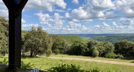 Entre ciel et vallées, une maison de pierre au cœur du Périgord Noir