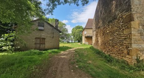 CORPS DE FERME