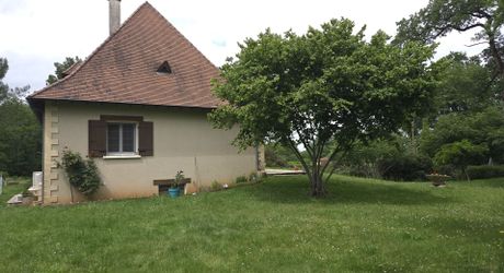 Grande maison de 4 chambres, bureau et sous-sol total