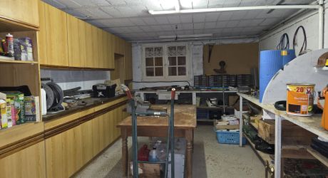 Grande maison de 4 chambres, bureau et sous-sol total