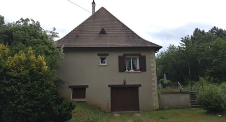 Grande maison de 4 chambres, bureau et sous-sol total