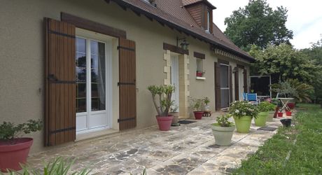 Grande maison de 4 chambres, bureau et sous-sol total