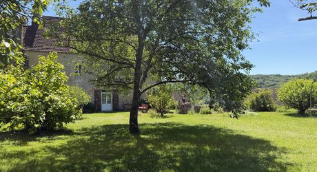 EXCLUSIVITÉ - Manoir médiéval avec vue panoramique et jardin suspendu en Périgord Noir proche Sarlat