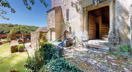 EXCLUSIVITÉ - Manoir médiéval avec vue panoramique et jardin suspendu en Périgord Noir proche Sarlat