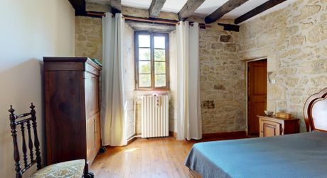 EXCLUSIVITÉ - Manoir médiéval avec vue panoramique et jardin suspendu en Périgord Noir proche Sarlat