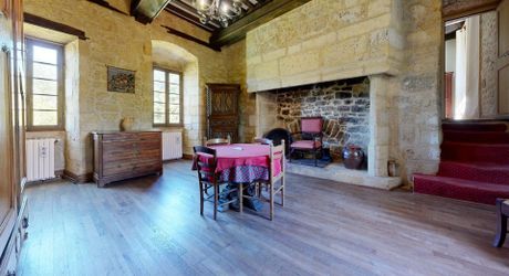 EXCLUSIVITÉ - Manoir médiéval avec vue panoramique et jardin suspendu en Périgord Noir proche Sarlat