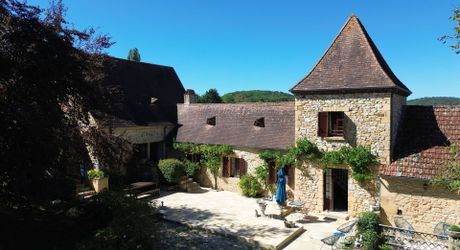 Périgord Noir – Propriété en pierre avec 5 gîtes et piscine chauffée