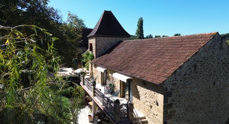 Périgord Noir – Propriété en pierre avec 5 gîtes et piscine chauffée