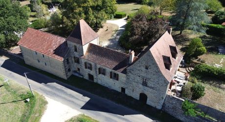 Périgord Noir – Propriété en pierre avec 5 gîtes et piscine chauffée
