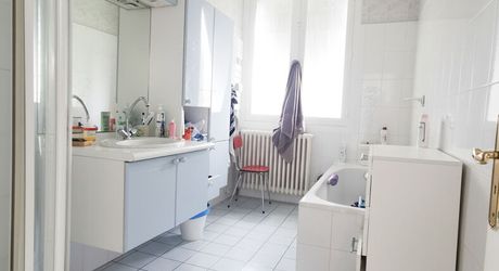Maison de ville avec jardin et piscine