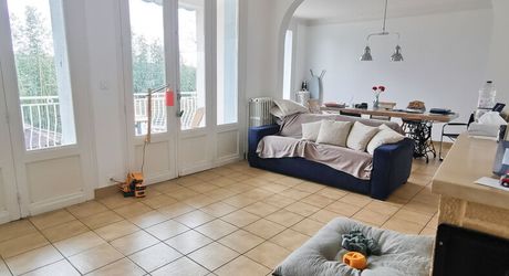 Maison de ville avec jardin et piscine