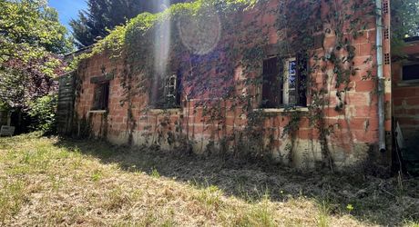 Beau bien de caractère avec dépendances à rénover – Idéal projet touristique ou familial Périgord Noir