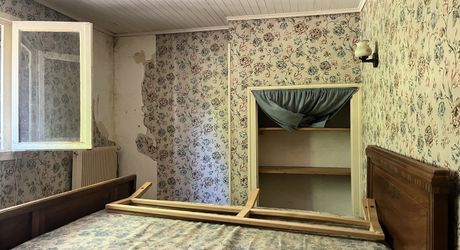Beau bien de caractère avec dépendances à rénover – Idéal projet touristique ou familial Périgord Noir