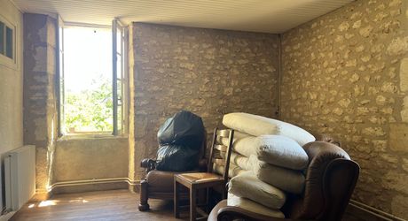 Beau bien de caractère avec dépendances à rénover – Idéal projet touristique ou familial Périgord Noir