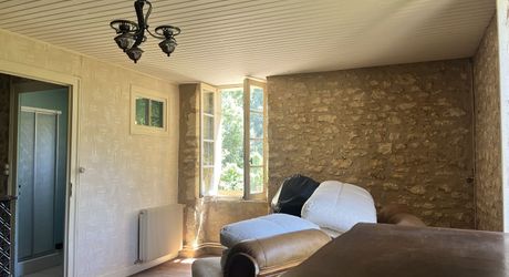 Beau bien de caractère avec dépendances à rénover – Idéal projet touristique ou familial Périgord Noir