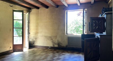 Beau bien de caractère avec dépendances à rénover – Idéal projet touristique ou familial Périgord Noir
