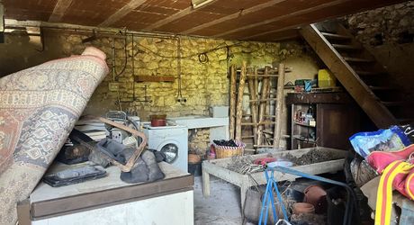 Beau bien de caractère avec dépendances à rénover – Idéal projet touristique ou familial Périgord Noir