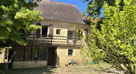 Beau bien de caractère avec dépendances à rénover – Idéal projet touristique ou familial Périgord Noir