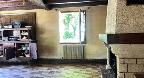 Beau bien de caractère avec dépendances à rénover – Idéal projet touristique ou familial Périgord Noir