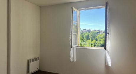 Maison en pierre à rénover entièrement – Proche Belvès.
