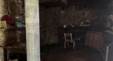 Maison en pierre à rénover entièrement – Proche Belvès.