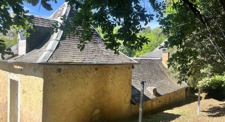 Maison en pierre à rénover entièrement – Proche Belvès.