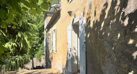 Maison en pierre à rénover entièrement – Proche Belvès.