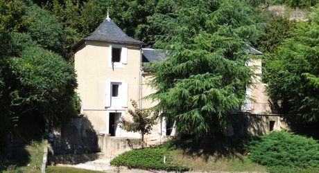 Maison en pierre à rénover entièrement – Proche Belvès.