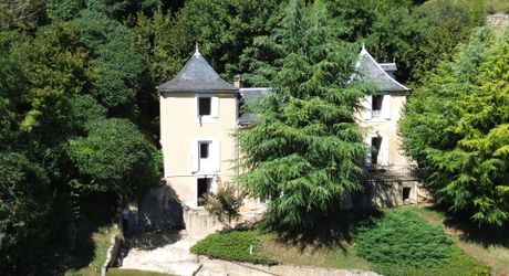 Maison en pierre à rénover entièrement – Proche Belvès.